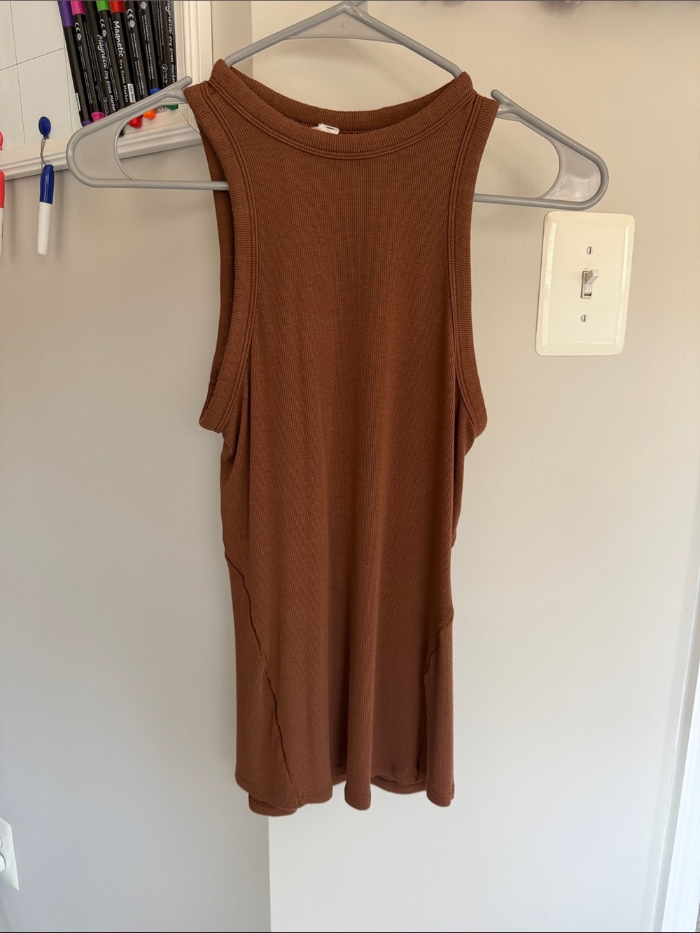 Lululemon Hold Tight shirt Sz 4 Roasted Brown